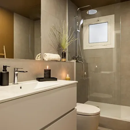 Taman - Three Bedroom In Casanova Street Apartment Barcelona