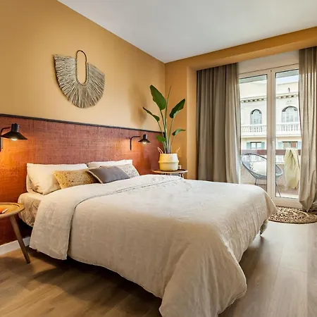 Taman - Three Bedroom In Casanova Street Apartment