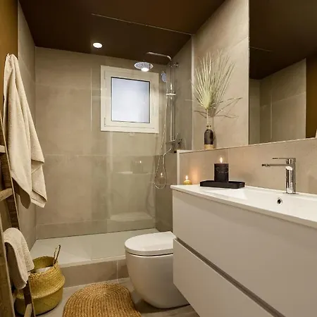 Taman - Three Bedroom In Casanova Street Apartment